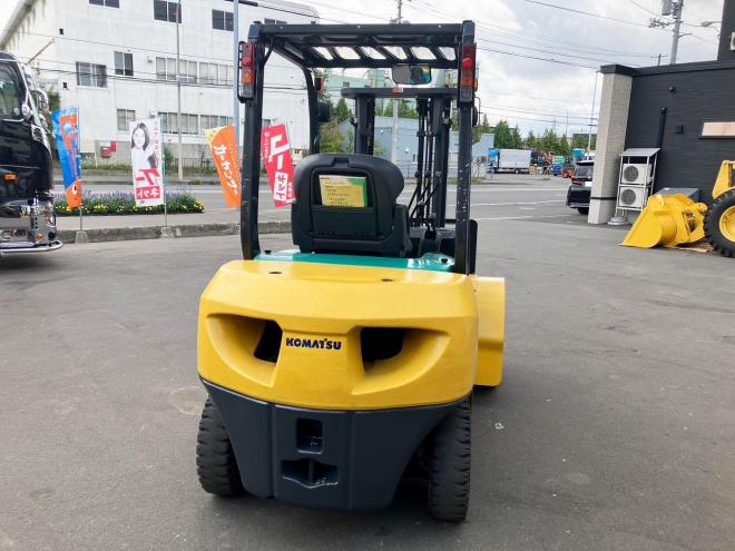 フォークリフトコマツ　中古　FD25C-16