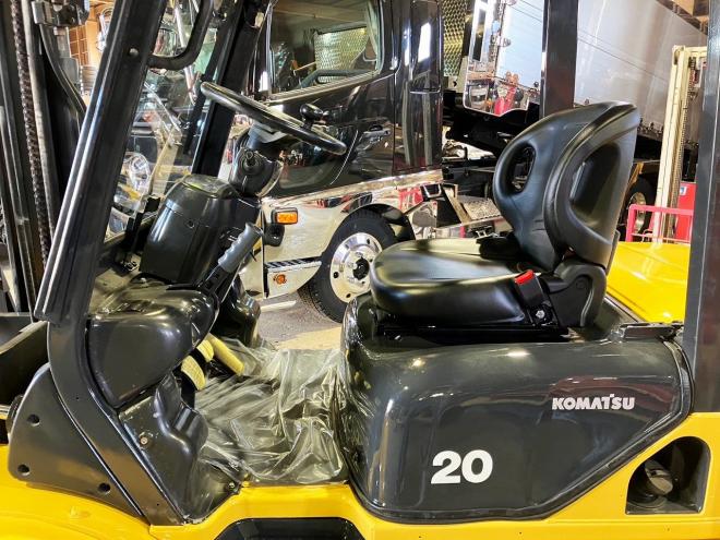 フォークリフトコマツ　中古　FD20LT-12　ヒンジ付
