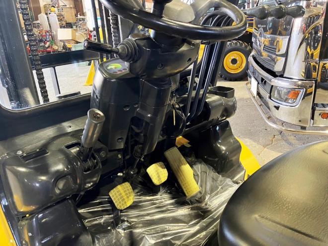フォークリフトコマツ　中古　FD20LT-12　ヒンジ付