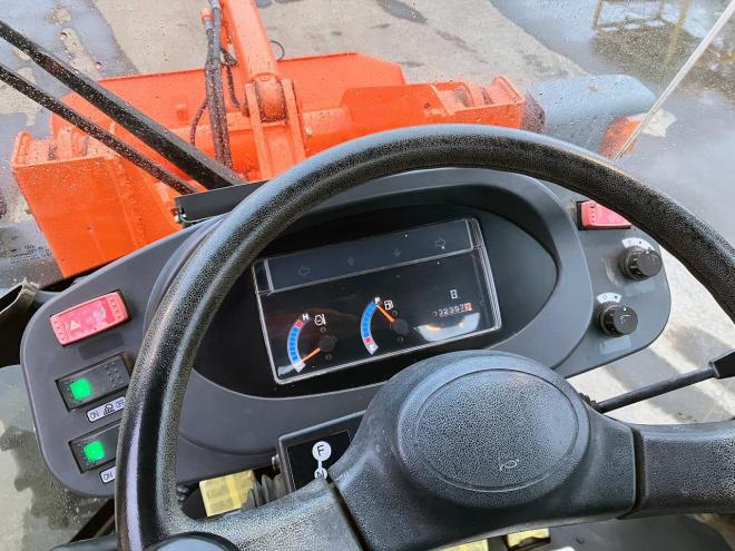 ホイールローダ日立　中古　ZW30