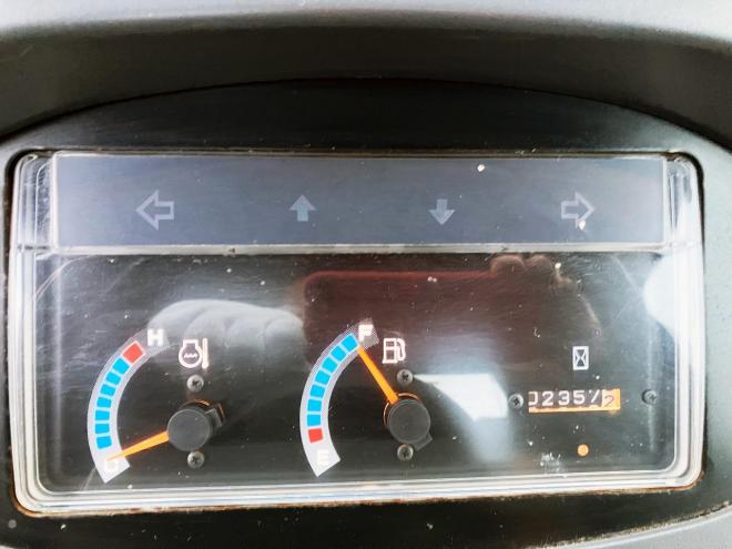 ホイールローダ日立　中古　ZW30