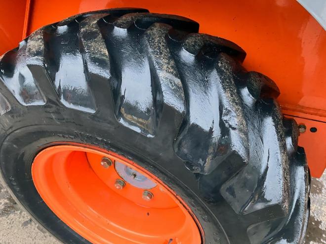 ホイールローダ日立　中古　ZW30