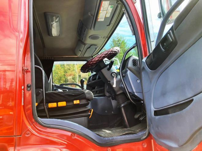 プロフィア中古　高床2デフ平ボディー　大型トラック