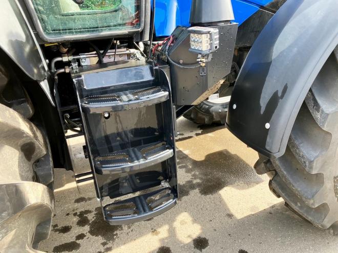 トラクターニューホランド　中古　T5.140