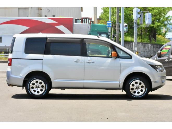 デリカD：5　Dパワーパッケージ　４ＷＤ　本州仕入　アクティブギア仕様　新品アルミ／ＴＯＹＯタイヤＡ／Ｔ　新品フロアマット　ディスプレイオーディオ　パワスラ　ＥＴＣ　ディーゼルターボ　寒冷地仕様