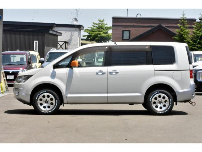 デリカD：5　Dパワーパッケージ　４ＷＤ　本州仕入　アクティブギア仕様　新品アルミ／ＴＯＹＯタイヤＡ／Ｔ　新品フロアマット　ディスプレイオーディオ　パワスラ　ＥＴＣ　ディーゼルターボ　寒冷地仕様