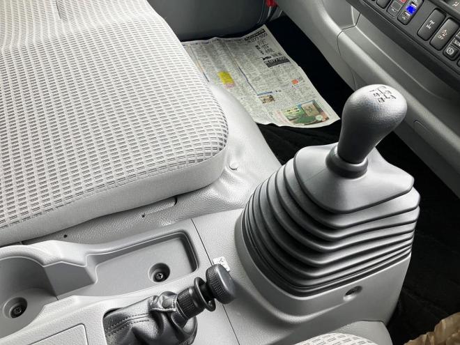 デュトロ中古　ワイドファームダンプ　4WD　小型トラック