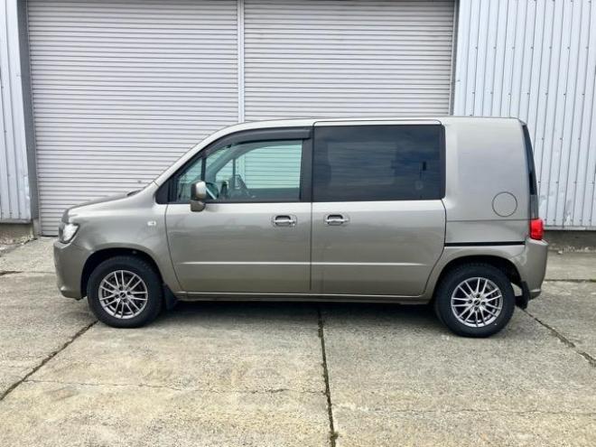 モビリオスパイクAU 4WD 1500 ５Dr