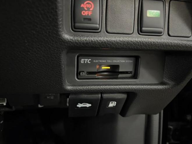 エクストレイル２０Ｘ　ブラックエクストリーマエマージェンシーＰＫＧ　本州仕入　禁煙車　ＷＡＫＯＳバリアスコーティング済　純正１７インチブラックＡＷ　社外１７ＡＷ＋スタッドレスタイヤ付　純正ナビ（フルセグ地デジ　ＤＶＤ再生　Ｂｌｕｅｔｏｏｔｈ）＋バックカメラ　アラウンドビューモニター　ドライブレコーダー　ヒルディセントコントロール　ＬＥＤヘッドライト　純正ルーフレール　クルーズコントロール　コーナーセンサー　両席シートヒーター　インテリジェントキー　横滑り防止装置　タイミングチェーン車　ＥＴＣ  4WD 2000 5Dr