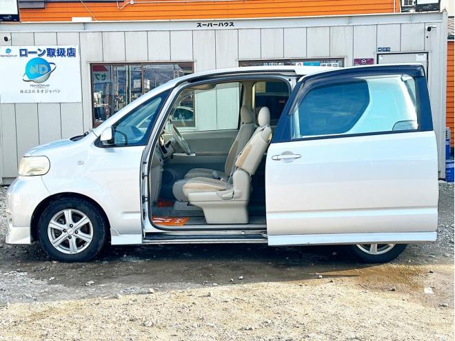ポルテ1.5 150i 4WD　ローンが不安な方＜優遇ローン＞　寒冷地仕様　社外ナビ　フルセグTV