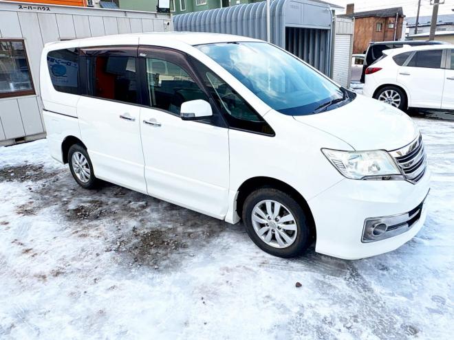 セレナ2.0ライダー 4WD　ローンが不安な方＜優遇ローン＞１年保証　本州仕入　寒冷地　HDDナビ　DVD　フルセグ