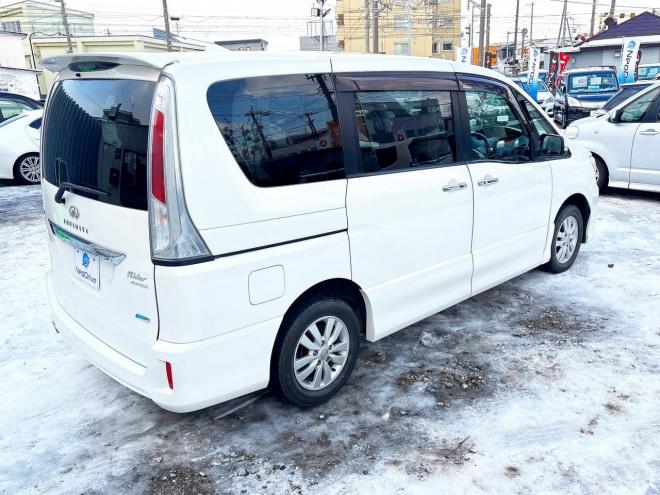 セレナ2.0ライダー 4WD　ローンが不安な方＜優遇ローン＞１年保証　本州仕入　寒冷地　HDDナビ　DVD　フルセグ