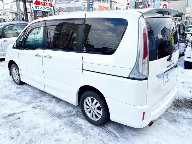 セレナ2.0ライダー 4WD　ローンが不安な方＜優遇ローン＞１年保証　本州仕入　寒冷地　HDDナビ　DVD　フルセグ