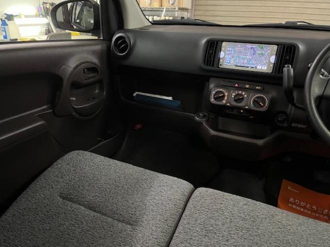 パッソ１．０Ｘ　クツロギ　本州仕入　ワンオーナー　禁煙車　ＷＡＫＯＳバリアスコーティング済　スタッドレスタイヤ付　純正ナビ（ワンセグ地デジ　Ｂｌｕｅｔｏｏｔｈオーディオ対応）＋バックカメラ　ＧＳユアサ製新品バッテリー付　エンジンスターター　スマートキー　フロントガラス熱線　ヘッドライトレベライザー　タイミングチェーン車 4WD 1000 5Dr