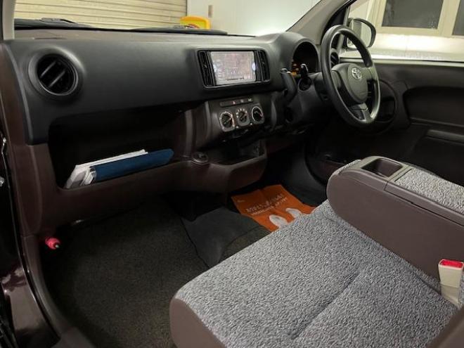 パッソ１．０Ｘ　クツロギ　本州仕入　ワンオーナー　禁煙車　ＷＡＫＯＳバリアスコーティング済　スタッドレスタイヤ付　純正ナビ（ワンセグ地デジ　Ｂｌｕｅｔｏｏｔｈオーディオ対応）＋バックカメラ　ＧＳユアサ製新品バッテリー付　エンジンスターター　スマートキー　フロントガラス熱線　ヘッドライトレベライザー　タイミングチェーン車 4WD 1000 5Dr