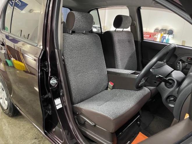 パッソ１．０Ｘ　クツロギ　本州仕入　ワンオーナー　禁煙車　ＷＡＫＯＳバリアスコーティング済　スタッドレスタイヤ付　純正ナビ（ワンセグ地デジ　Ｂｌｕｅｔｏｏｔｈオーディオ対応）＋バックカメラ　ＧＳユアサ製新品バッテリー付　エンジンスターター　スマートキー　フロントガラス熱線　ヘッドライトレベライザー　タイミングチェーン車 4WD 1000 5Dr