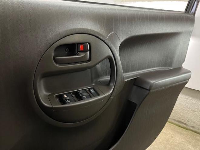 パッソ１．０Ｘ　クツロギ　本州仕入　ワンオーナー　禁煙車　ＷＡＫＯＳバリアスコーティング済　スタッドレスタイヤ付　純正ナビ（ワンセグ地デジ　Ｂｌｕｅｔｏｏｔｈオーディオ対応）＋バックカメラ　ＧＳユアサ製新品バッテリー付　エンジンスターター　スマートキー　フロントガラス熱線　ヘッドライトレベライザー　タイミングチェーン車 4WD 1000 5Dr