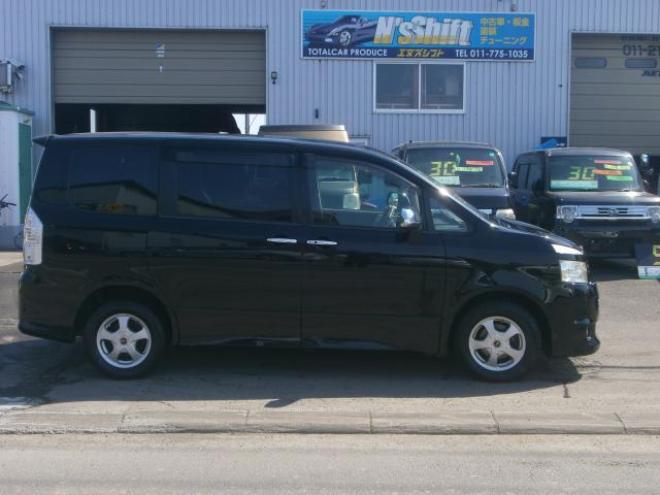 ヴォクシーZXキラメキ２　４WD 2000 5Dr
