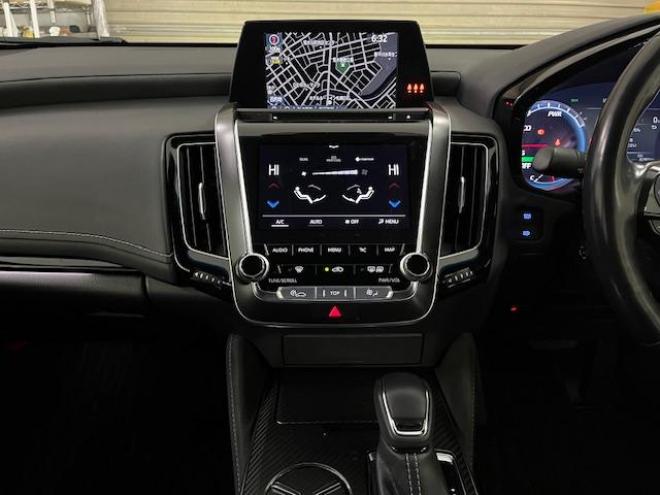 クラウンハイブリッドＲＳアドバンス　Ｆｏｕｒ　本州仕入　ワンオーナー　寒冷地仕様　禁煙車　トヨタセーフティセンス　純正１８インチＡＷ　社外１８ＡＷ＋スタッドレスタイヤ付　純正ナビ（フルセグ地デジ　ＤＶＤ再生ＯＫ再生　Ｂｌｕｅｔｏｏｔｈ）＋バックカメラ　パノラミックビューモニター　レーダークルーズコントロール　プリクラッシュセーフティ　ヘッドアップディスプレイ　ブラインドスポット　純正ハーフレザーシート　三眼ＬＥＤヘッドライト　ステアリングヒーター　シートヒーター　ＥＴＣ 4WD 2500 4Dr