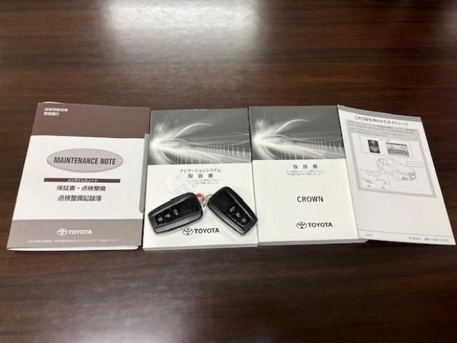 クラウンハイブリッドＲＳアドバンス　Ｆｏｕｒ　本州仕入　ワンオーナー　寒冷地仕様　禁煙車　トヨタセーフティセンス　純正１８インチＡＷ　社外１８ＡＷ＋スタッドレスタイヤ付　純正ナビ（フルセグ地デジ　ＤＶＤ再生ＯＫ再生　Ｂｌｕｅｔｏｏｔｈ）＋バックカメラ　パノラミックビューモニター　レーダークルーズコントロール　プリクラッシュセーフティ　ヘッドアップディスプレイ　ブラインドスポット　純正ハーフレザーシート　三眼ＬＥＤヘッドライト　ステアリングヒーター　シートヒーター　ＥＴＣ 4WD 2500 4Dr