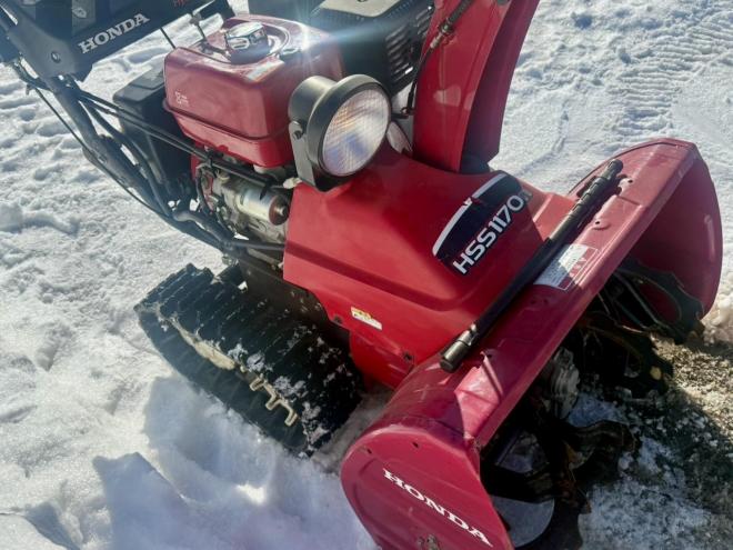 商談中】使用時間少ない！！ホンダ 除雪機 HSS1170n☆ara0909