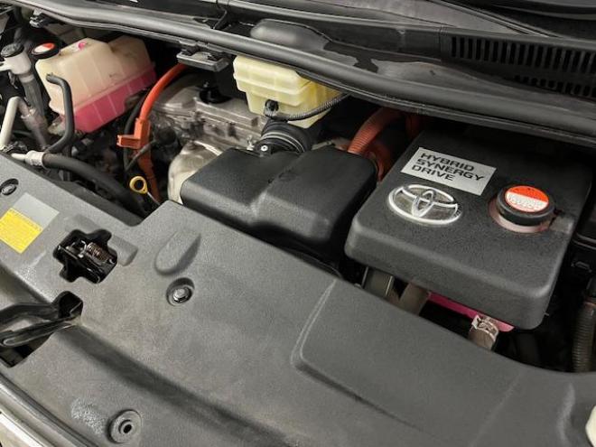アルファードＳＲ　本州仕入　禁煙車　ＪＢＬサウンド　プリクラッシュ　純正１７インチＡＷ　社外１７ＡＷ＋スタッドレスタイヤ付　純正ナビ（フルセグ地デジ　Ｂｌｕｅｔｏｏｔｈ）＋バックカメラ　全方位パノラミックビューモニター　両側パワースライドドア　純正ブラックハーフレザーシート　クルーズコントロール　電動オットマン　ＬＥＤヘッドライト　純正ドライブレコーダー 4WD 2500 5Dr