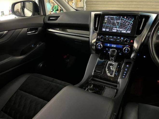 アルファードＳＲ　本州仕入　禁煙車　ＪＢＬサウンド　プリクラッシュ　純正１７インチＡＷ　社外１７ＡＷ＋スタッドレスタイヤ付　純正ナビ（フルセグ地デジ　Ｂｌｕｅｔｏｏｔｈ）＋バックカメラ　全方位パノラミックビューモニター　両側パワースライドドア　純正ブラックハーフレザーシート　クルーズコントロール　電動オットマン　ＬＥＤヘッドライト　純正ドライブレコーダー 4WD 2500 5Dr