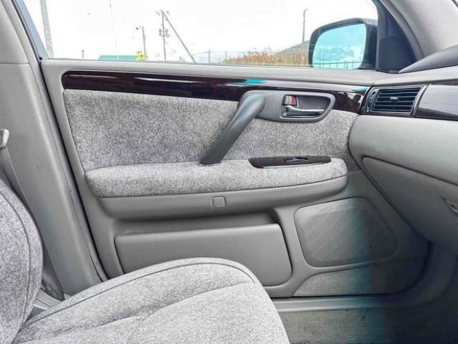 マジェスタ3.0 Ａタイプ 2WD 3000 4Dr