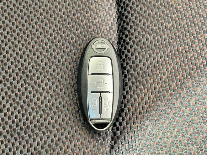セレナ2.0ハイウェイスター 4WD 5年保証 スマキー 両側パワスラ Bカメ 寒冷地仕様 禁煙 修復歴無