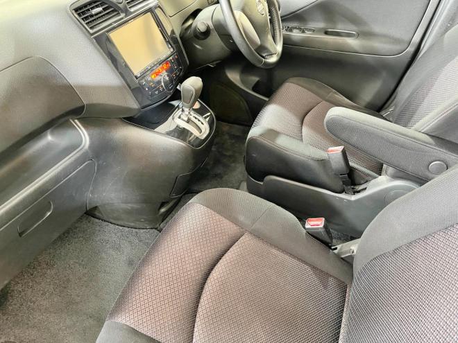 セレナ2.0ハイウェイスター 4WD 5年保証 スマキー 両側パワスラ Bカメ 寒冷地仕様 禁煙 修復歴無