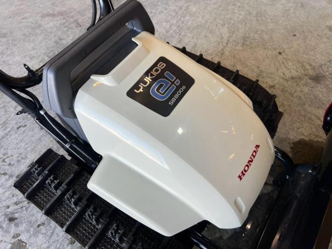 除雪機ホンダ　SB800e　電動式！