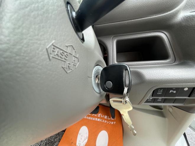 NV100クリッパーNV100クリッハ゜ー 4WD GX TURBO寒冷地仕様　本州仕入　検2付　TURBO ブレーキアシスト　フルセグナビ　Bluetooth　リアヒーター　etc ＶＳＣ　キーレス　バイザー　スタットレス付 4WD 660 5Dr
