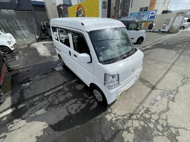 NV100クリッパーNV100クリッハ゜ー 4WD GX TURBO寒冷地仕様　本州仕入　検2付　TURBO ブレーキアシスト　フルセグナビ　Bluetooth　リアヒーター　etc ＶＳＣ　キーレス　バイザー　スタットレス付 4WD 660 5Dr