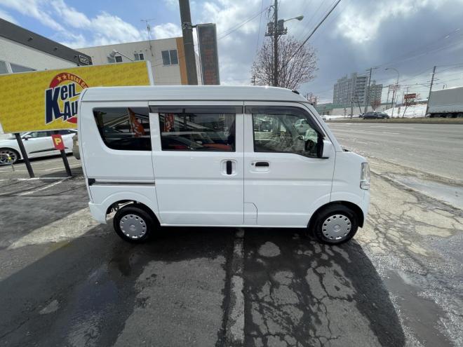 NV100クリッパーNV100クリッハ゜ー 4WD GX TURBO寒冷地仕様　本州仕入　検2付　TURBO ブレーキアシスト　フルセグナビ　Bluetooth　リアヒーター　etc ＶＳＣ　キーレス　バイザー　スタットレス付 4WD 660 5Dr