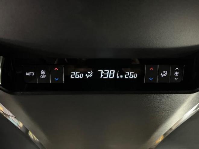 アルファードＺ　現行型　本州仕入　ワンオーナー　寒冷地仕様　フルモデリスタスポイラー＆マフラー　左右独立ムーンルーフ　ユニバーサルステップ　純正１７インチＡＷ　ＴＯＹＯ製新品スタッドレスタイヤ付　両側パワースライドドア　パワーバックドア　純正ディスプレイオーディオナビ（フルセグ地デジ　Ｍｉｒａｃａｓｔ対応　Ｂｌｕｅｔｏｏｔｈ対応）＋バックカメラ　全方位カメラ　デジタルインナーミラー　純正ブラックレザーシート　２列目エグゼクティブシート 　ヘッドアップディプレイ 4WD 2500 5Dr