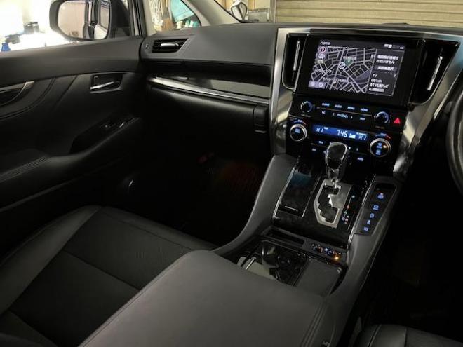 アルファードＳ　Ｃパッケージ後期型　本州仕入　ワンオーナー　寒冷地仕様　禁煙車　プリクラッシュ　レーダークルーズ　パーキングサポートブレーキ　レーントレーシング　純正１８インチＡＷ　社外１７ＡＷ＋スタッドレスタイヤ付　純正ナビ（フルセグ地デジ　Ｂｌｕｅｔｏｏｔｈ）＋バックカメラ　両側パワースライドドア　パワーバックドア　純正ブラックレザーシート　電動オットマン　三眼ＬＥＤヘッドライト　前後ドライブレコーダー　両席シートヒーター＆クーラー 4WD 2500 5Dr