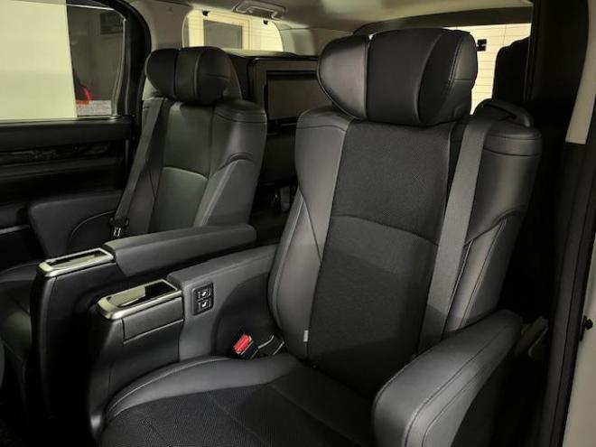 アルファードＳ　Ｃパッケージ後期型　本州仕入　ワンオーナー　寒冷地仕様　禁煙車　プリクラッシュ　レーダークルーズ　パーキングサポートブレーキ　レーントレーシング　純正１８インチＡＷ　社外１７ＡＷ＋スタッドレスタイヤ付　純正ナビ（フルセグ地デジ　Ｂｌｕｅｔｏｏｔｈ）＋バックカメラ　両側パワースライドドア　パワーバックドア　純正ブラックレザーシート　電動オットマン　三眼ＬＥＤヘッドライト　前後ドライブレコーダー　両席シートヒーター＆クーラー 4WD 2500 5Dr