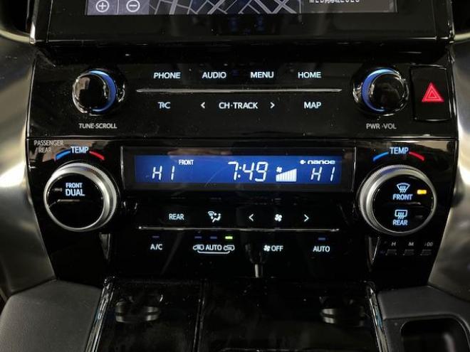 アルファードＳ　Ｃパッケージ後期型　本州仕入　ワンオーナー　寒冷地仕様　禁煙車　プリクラッシュ　レーダークルーズ　パーキングサポートブレーキ　レーントレーシング　純正１８インチＡＷ　社外１７ＡＷ＋スタッドレスタイヤ付　純正ナビ（フルセグ地デジ　Ｂｌｕｅｔｏｏｔｈ）＋バックカメラ　両側パワースライドドア　パワーバックドア　純正ブラックレザーシート　電動オットマン　三眼ＬＥＤヘッドライト　前後ドライブレコーダー　両席シートヒーター＆クーラー 4WD 2500 5Dr