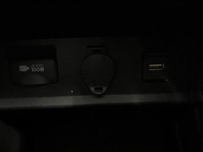 アルファードＳ　Ｃパッケージ後期型　本州仕入　ワンオーナー　寒冷地仕様　禁煙車　プリクラッシュ　レーダークルーズ　パーキングサポートブレーキ　レーントレーシング　純正１８インチＡＷ　社外１７ＡＷ＋スタッドレスタイヤ付　純正ナビ（フルセグ地デジ　Ｂｌｕｅｔｏｏｔｈ）＋バックカメラ　両側パワースライドドア　パワーバックドア　純正ブラックレザーシート　電動オットマン　三眼ＬＥＤヘッドライト　前後ドライブレコーダー　両席シートヒーター＆クーラー 4WD 2500 5Dr