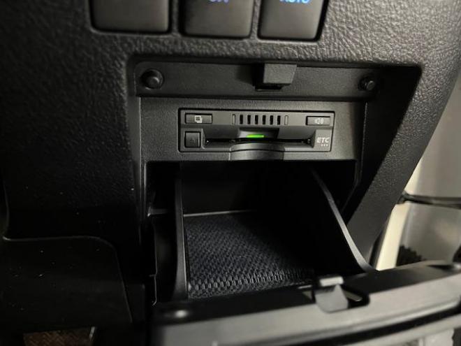 アルファードＳ　Ｃパッケージ後期型　本州仕入　ワンオーナー　寒冷地仕様　禁煙車　プリクラッシュ　レーダークルーズ　パーキングサポートブレーキ　レーントレーシング　純正１８インチＡＷ　社外１７ＡＷ＋スタッドレスタイヤ付　純正ナビ（フルセグ地デジ　Ｂｌｕｅｔｏｏｔｈ）＋バックカメラ　両側パワースライドドア　パワーバックドア　純正ブラックレザーシート　電動オットマン　三眼ＬＥＤヘッドライト　前後ドライブレコーダー　両席シートヒーター＆クーラー 4WD 2500 5Dr