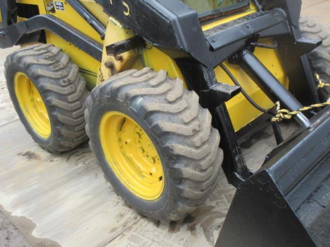 スキッドステアローダFORD　new holland L455