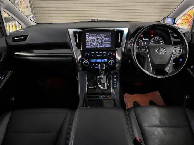 アルファードＳ　Ｃパッケージ後期型　ワンオーナー　寒冷地仕様　禁煙車　プリクラッシュ　レーダークルーズ　パーキングサポートブレーキ　レーントレーシング　純正１８インチＡＷ　社外１７ＡＷ＋スタッドレスタイヤ付　純正ナビ（フルセグ地デジ　Ｂｌｕｅｔｏｏｔｈ）＋バックカメラ　デジタルインナーミラー　両側パワースライドドア　パワーバックドア　純正ブラックレザーシート　電動オットマン　三眼ＬＥＤヘッドライト　前後ドライブレコーダー 4WD 2500 5Dr