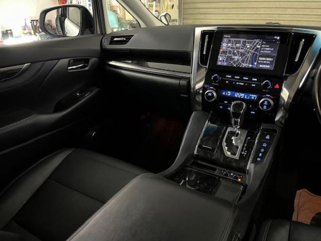 アルファードＳ　Ｃパッケージ後期型　ワンオーナー　寒冷地仕様　禁煙車　プリクラッシュ　レーダークルーズ　パーキングサポートブレーキ　レーントレーシング　純正１８インチＡＷ　社外１７ＡＷ＋スタッドレスタイヤ付　純正ナビ（フルセグ地デジ　Ｂｌｕｅｔｏｏｔｈ）＋バックカメラ　デジタルインナーミラー　両側パワースライドドア　パワーバックドア　純正ブラックレザーシート　電動オットマン　三眼ＬＥＤヘッドライト　前後ドライブレコーダー 4WD 2500 5Dr