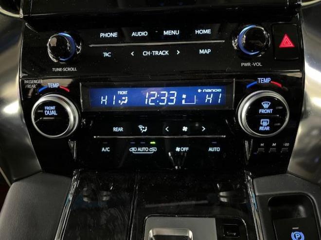アルファードＳ　Ｃパッケージ後期型　ワンオーナー　寒冷地仕様　禁煙車　プリクラッシュ　レーダークルーズ　パーキングサポートブレーキ　レーントレーシング　純正１８インチＡＷ　社外１７ＡＷ＋スタッドレスタイヤ付　純正ナビ（フルセグ地デジ　Ｂｌｕｅｔｏｏｔｈ）＋バックカメラ　デジタルインナーミラー　両側パワースライドドア　パワーバックドア　純正ブラックレザーシート　電動オットマン　三眼ＬＥＤヘッドライト　前後ドライブレコーダー 4WD 2500 5Dr