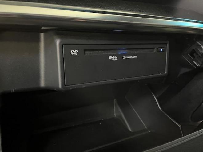 アルファードＳ　Ｃパッケージ後期型　ワンオーナー　寒冷地仕様　禁煙車　プリクラッシュ　レーダークルーズ　パーキングサポートブレーキ　レーントレーシング　純正１８インチＡＷ　社外１７ＡＷ＋スタッドレスタイヤ付　純正ナビ（フルセグ地デジ　Ｂｌｕｅｔｏｏｔｈ）＋バックカメラ　デジタルインナーミラー　両側パワースライドドア　パワーバックドア　純正ブラックレザーシート　電動オットマン　三眼ＬＥＤヘッドライト　前後ドライブレコーダー 4WD 2500 5Dr