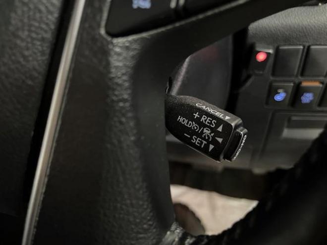アルファードＳ　Ｃパッケージ後期型　ワンオーナー　寒冷地仕様　禁煙車　プリクラッシュ　レーダークルーズ　パーキングサポートブレーキ　レーントレーシング　純正１８インチＡＷ　社外１７ＡＷ＋スタッドレスタイヤ付　純正ナビ（フルセグ地デジ　Ｂｌｕｅｔｏｏｔｈ）＋バックカメラ　デジタルインナーミラー　両側パワースライドドア　パワーバックドア　純正ブラックレザーシート　電動オットマン　三眼ＬＥＤヘッドライト　前後ドライブレコーダー 4WD 2500 5Dr