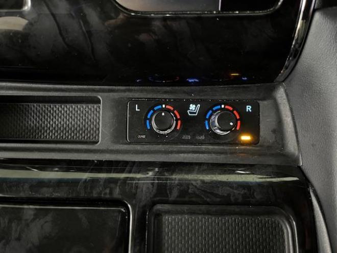 アルファードＳ　Ｃパッケージ後期型　ワンオーナー　寒冷地仕様　禁煙車　プリクラッシュ　レーダークルーズ　パーキングサポートブレーキ　レーントレーシング　純正１８インチＡＷ　社外１７ＡＷ＋スタッドレスタイヤ付　純正ナビ（フルセグ地デジ　Ｂｌｕｅｔｏｏｔｈ）＋バックカメラ　デジタルインナーミラー　両側パワースライドドア　パワーバックドア　純正ブラックレザーシート　電動オットマン　三眼ＬＥＤヘッドライト　前後ドライブレコーダー 4WD 2500 5Dr