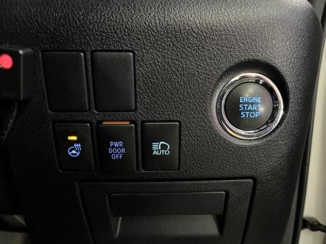 アルファードＳ　Ｃパッケージ後期型　ワンオーナー　寒冷地仕様　禁煙車　プリクラッシュ　レーダークルーズ　パーキングサポートブレーキ　レーントレーシング　純正１８インチＡＷ　社外１７ＡＷ＋スタッドレスタイヤ付　純正ナビ（フルセグ地デジ　Ｂｌｕｅｔｏｏｔｈ）＋バックカメラ　デジタルインナーミラー　両側パワースライドドア　パワーバックドア　純正ブラックレザーシート　電動オットマン　三眼ＬＥＤヘッドライト　前後ドライブレコーダー 4WD 2500 5Dr