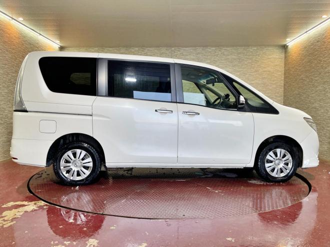 セレナ2.0 20X 4WD 5年保証 スマキー ナビTV Bカメ 寒冷地仕様 禁煙 車検整備2年付 修復歴無