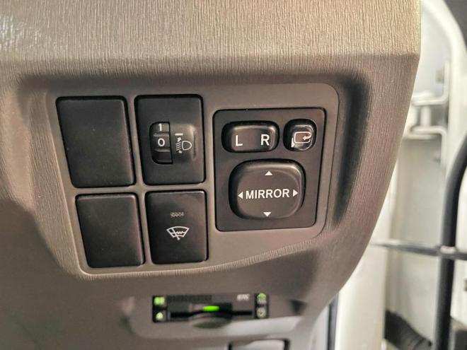 プリウス1.8S 5年保証 スマキー ETC ナビTV Bカメ 寒冷地仕様 車検整備2年付